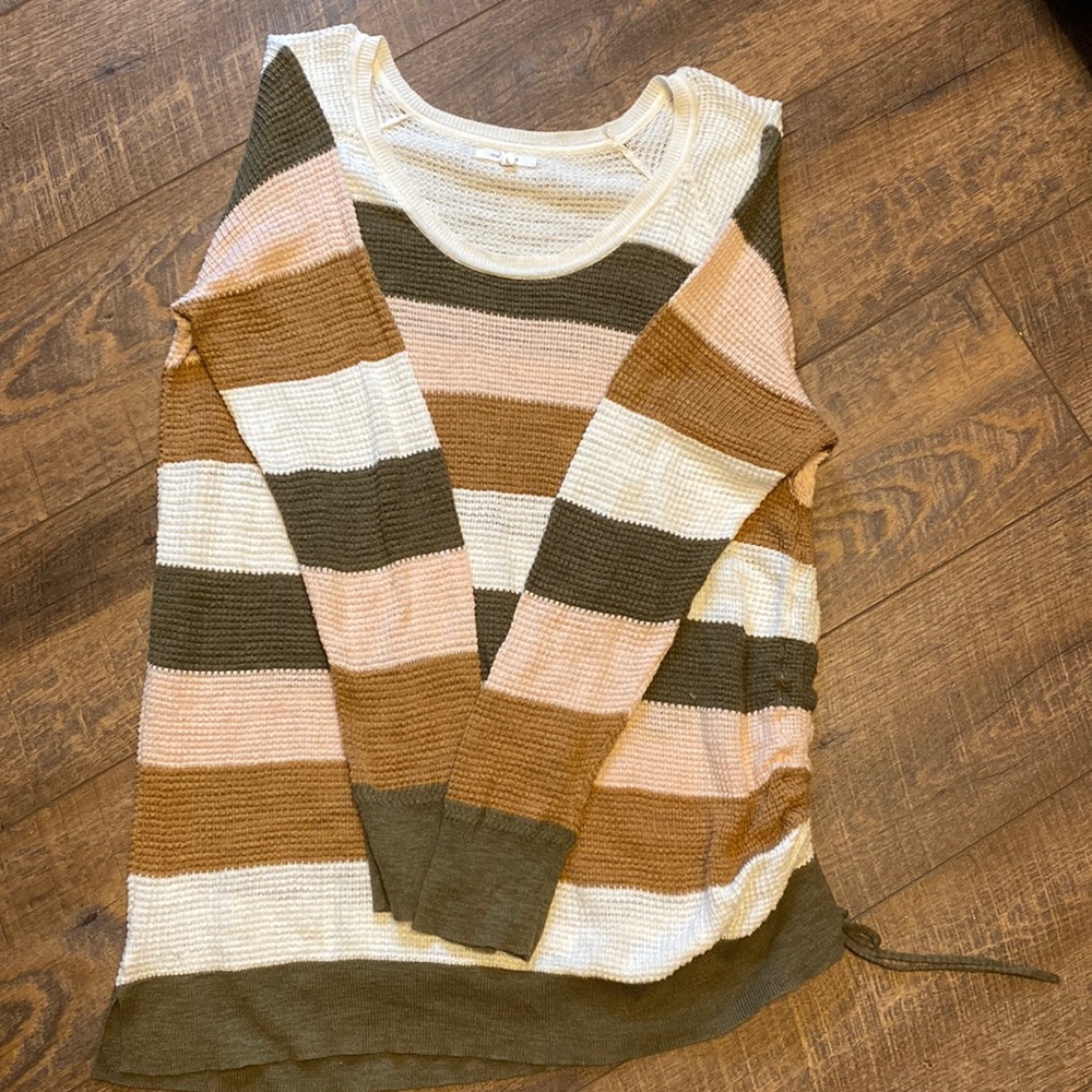 Maurice’s sweater size L